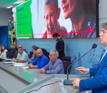 Na Câmara, Caravina pede mais inclusão para mães atípicas
