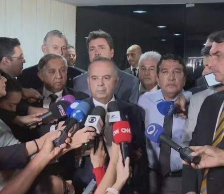 Senado tem plenário liberado pela oposição após ocupação