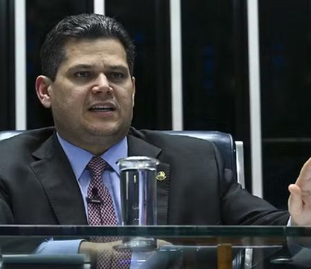 Senado aprova PL que isenta de IR quem recebe até 2 mínimos