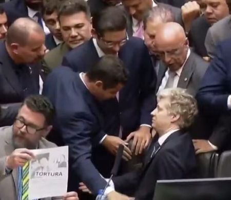Hugo Motta é aconselhado a suspender Van Hattem 