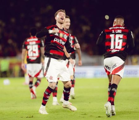 Flamengo vence Mirassol e segue na liderança do Brasileirão