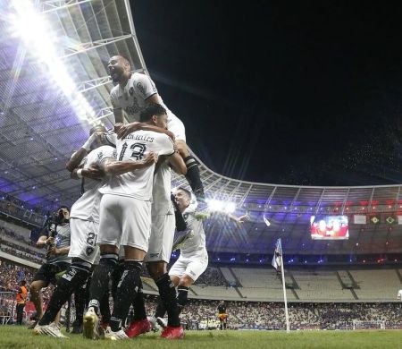 Botafogo atropela Fortaleza e chega ao 4º triunfo seguido como visitante 