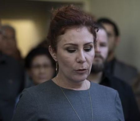 Deputada alega passar mal e audiência na Itália é suspensa