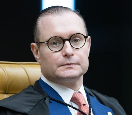 Zanin marca para 2 setembro início de julgamento de Bolsonaro e mais 7