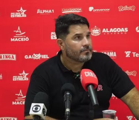 Barroca vê jogo tático quase perfeito do CRB contra o Volta Redonda
