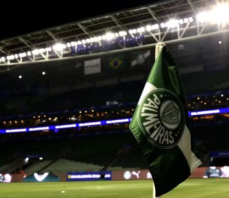 Com vantagem de 4 gols, Palmeiras recebe o Universitário em casa 