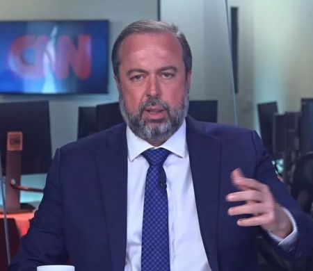 Tarifa social de energia está garantida até o final do ano, diz Silveira 