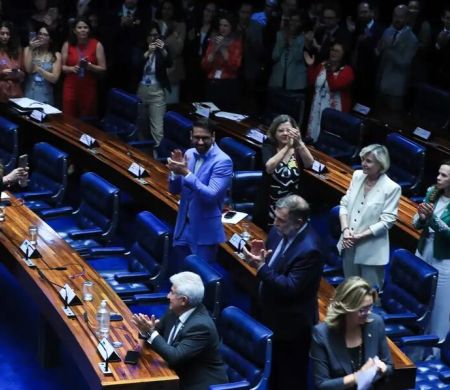Senado aprova projeto contra adultização de crianças na internet