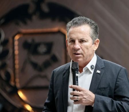 Governador de MT está internado após cair de uma altura de 3 metros 