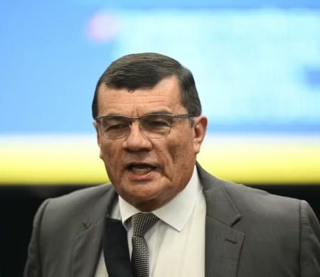 Com dúvida de ministros, Gal Paulo Sérgio é o único réu presente 
