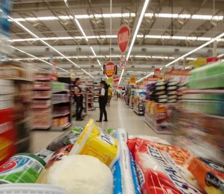Mesmo com juros altos, consumo foi motor da economia no 2º tri
