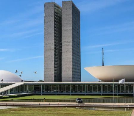 “Combinaram não enxergar nada”, diz advogado sobre descontos do INSS