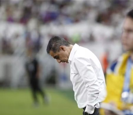 Em crise, Fortaleza demite o técnico Renato Paiva