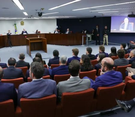 Defesa de Mauro Cid acusa PF de coação e contesta condução da investigação no STF