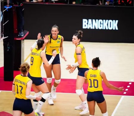 Daqui a pouco entram em quadra Brasil e Itália no Mundial de vôlei