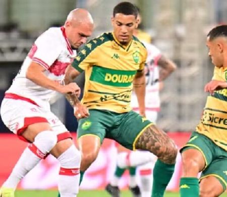 Com pênalti duvidoso, Cuiabá bate o CRB na Arena Pantanal