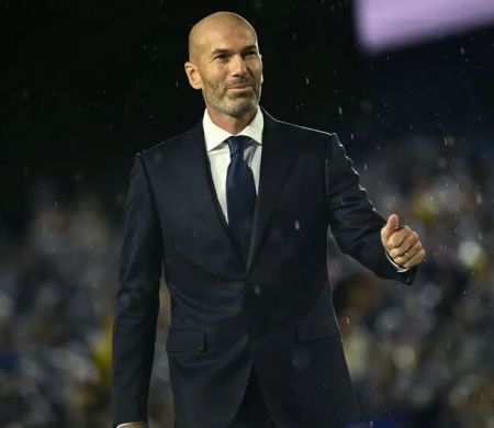 Zidane tem favoritismo de substituir Deschamps após Copa