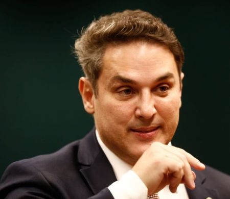 Para líder da oposição, fala de Fux “destrói teatro criado por Moraes”