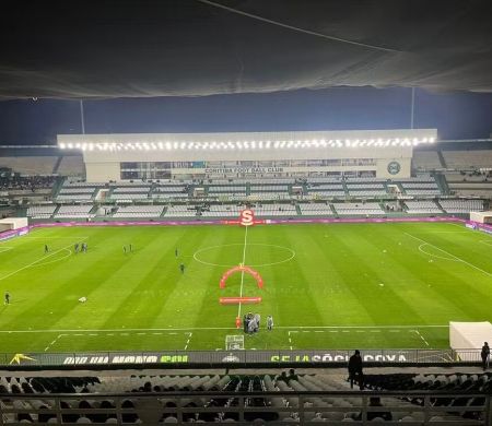 Coritiba e Goiás se enfrentam esta noite no Couto Pereira 