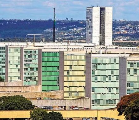 Reforma Administrativa pode ter avaliação de políticas públicas e revisão anual 