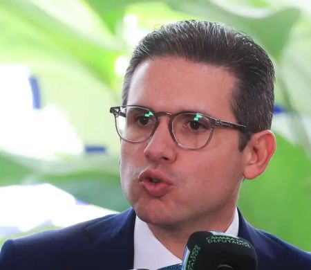 Motta pauta PEC que blinda parlamentares de denúncias criminais 