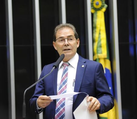 Governo tenta barrar anistia, mas mantém cautela diante do Congresso