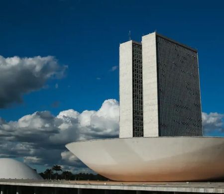 STF tem 3 votos contra aval do Legislativo por buscas no Congresso