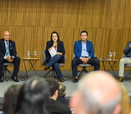 Empresários pressionam e Prefeitura promete destravar avanços