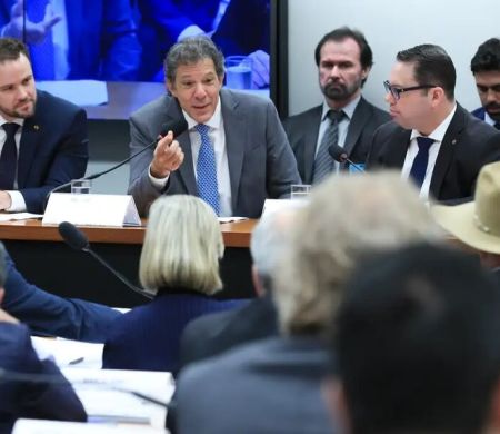 Receita alcançará os “verdadeiros ladrões da nação”, diz Haddad