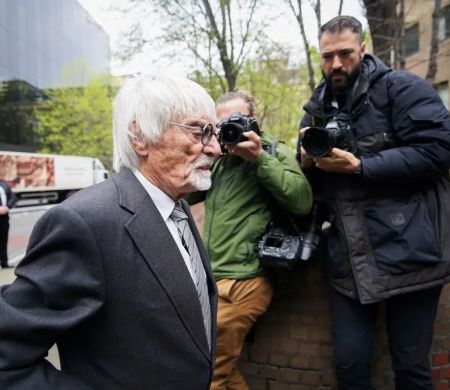 Ex-chefão da F1, Ecclestone contesta ação de Massa sobre 2008
