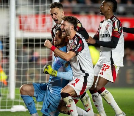 Nos pênaltis, Flamengo bate Estudiantes e vai à semi da Libertadores