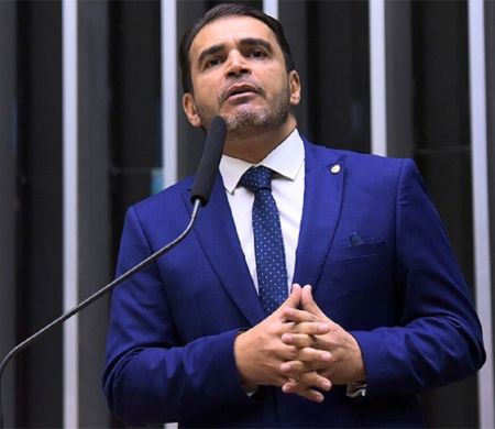 Relator de processo contra Eduardo apoiou Jair Bolsonaro 