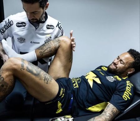 Neymar tira poder do Santos e põe equipe particular para tratar lesão
