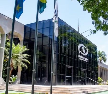 Justiça cobra devolução de R$ 1,5 milhão de 'fantasmas' do TCE