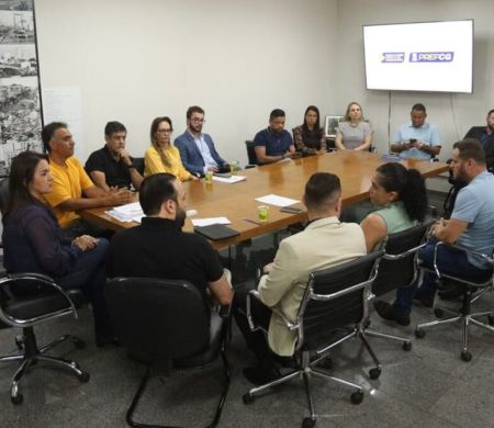 Sob pressão, Adriane revoga decreto da Reme