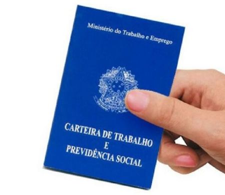 Taxa de desemprego se mantém em 5,6% no trimestre, diz IBGE