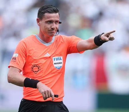 Líder Fla enfrenta o Cruzeiro, 3º colocado, para tentar manter a dianteira