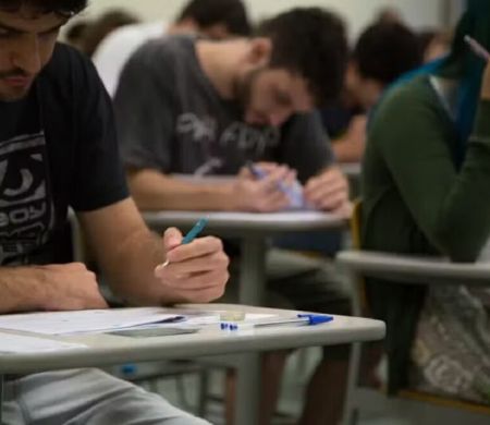 PF caça organização criminosa acusada de fraudes em concursos públicos