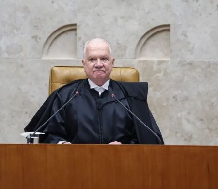 Fachin defende cultura democrática para evitar volta do autoritarismo