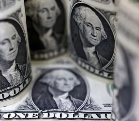 Dólar recua com ata do Fed e agenda no Congresso no radar