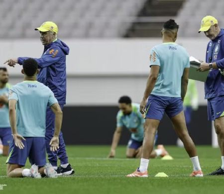 Ancelotti repete quarteto ofensivo com Vini, Rodrygo, Cunha e Estêvão