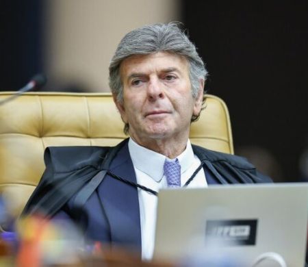 Fux adia julgamento de Moro por calúnia contra Gilmar Mendes