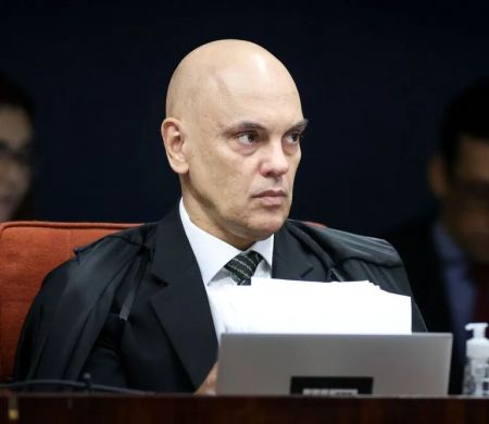 Moraes pede a Dino que agende julgamento do núcleo 2 