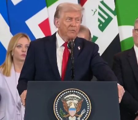 Trump assina acordo de cessar-fogo em Gaza