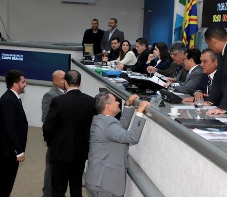 Vereadores votam hoje projetos sobre saúde, esporte e transparência 