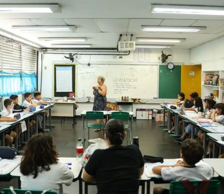 Carteira Nacional Docente pode ser pedida por professor na 5ª