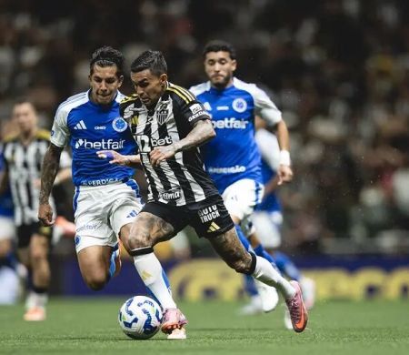 Cruzeiro empata com o Atlético-MG e vê rivais se distanciarem