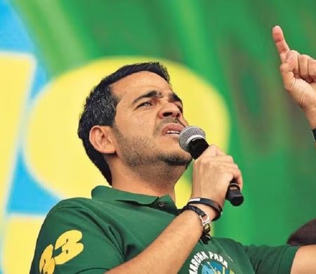 Bancada evangélica racha e expõe divisão sobre Messias 