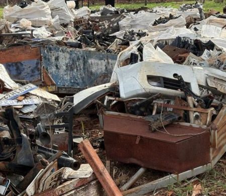 Detran leiloa sucatas em lote único de 60 toneladas