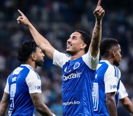 Cruzeiro vence Fortaleza e diminui distância para os rivais
